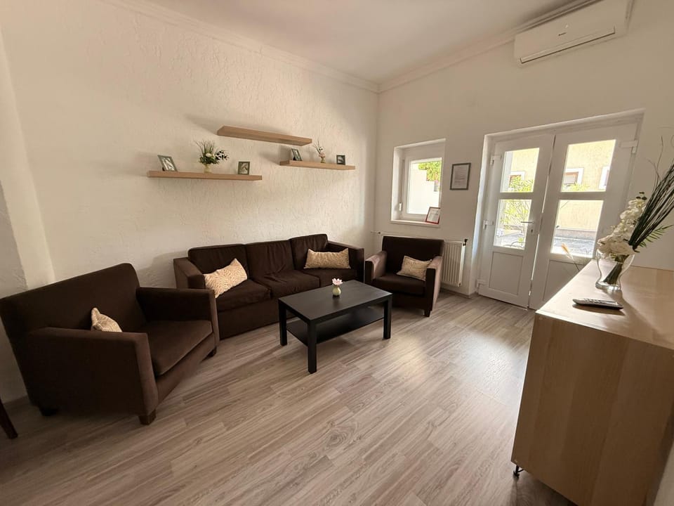 Balaton Bloom Vendégház Bed and Breakfast in Siófok