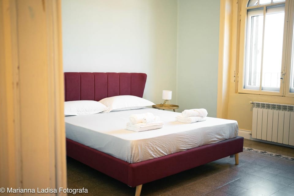 Bed, Photo of the whole room, Bedroom, internet, towels