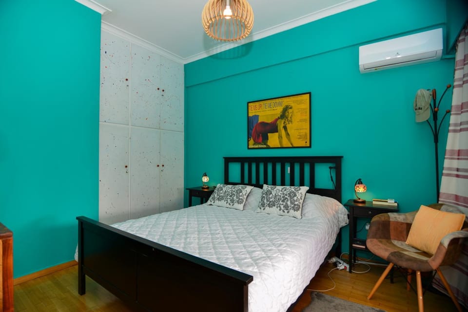 Photo of the whole room, Bedroom, air conditioner