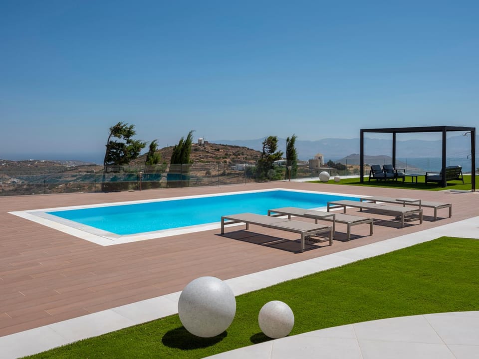 Day, Swimming pool, sunbed