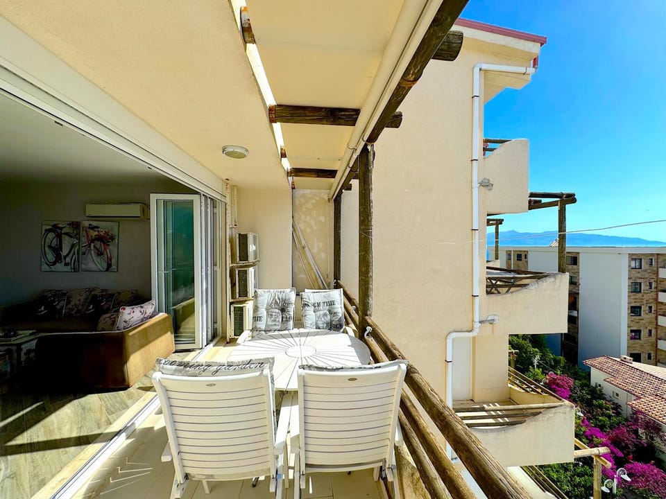Patio, Day, View (from property/room), Balcony/Terrace, Dining area, Sea view