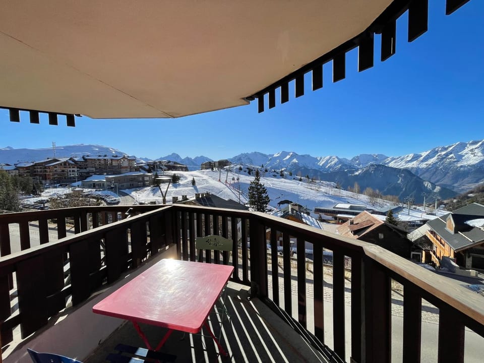 Plein centre Alpe d'Huez vue panoramique Apartment in Huez