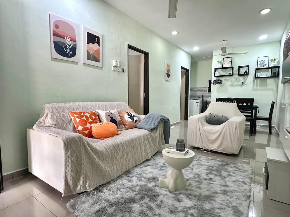 Specious Living Cozy House House in Penang