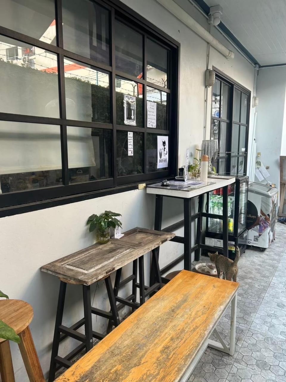 Restaurant/places to eat, Seating area