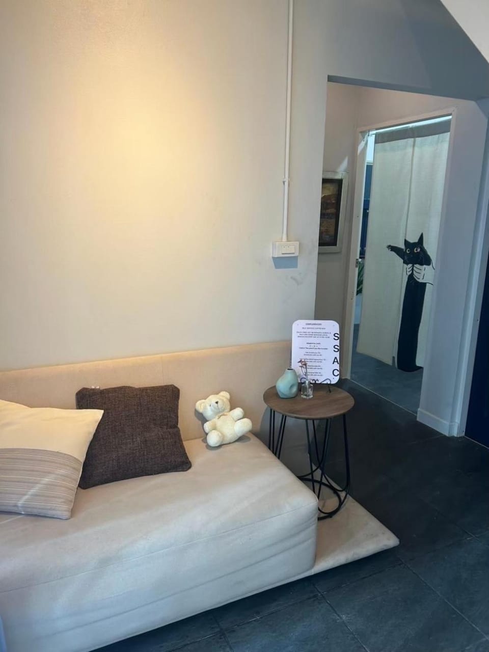 Seating area, Internal: Not applicable to any particular room