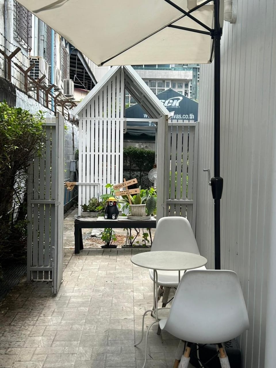 Dining area, Internal: Not applicable to any particular room