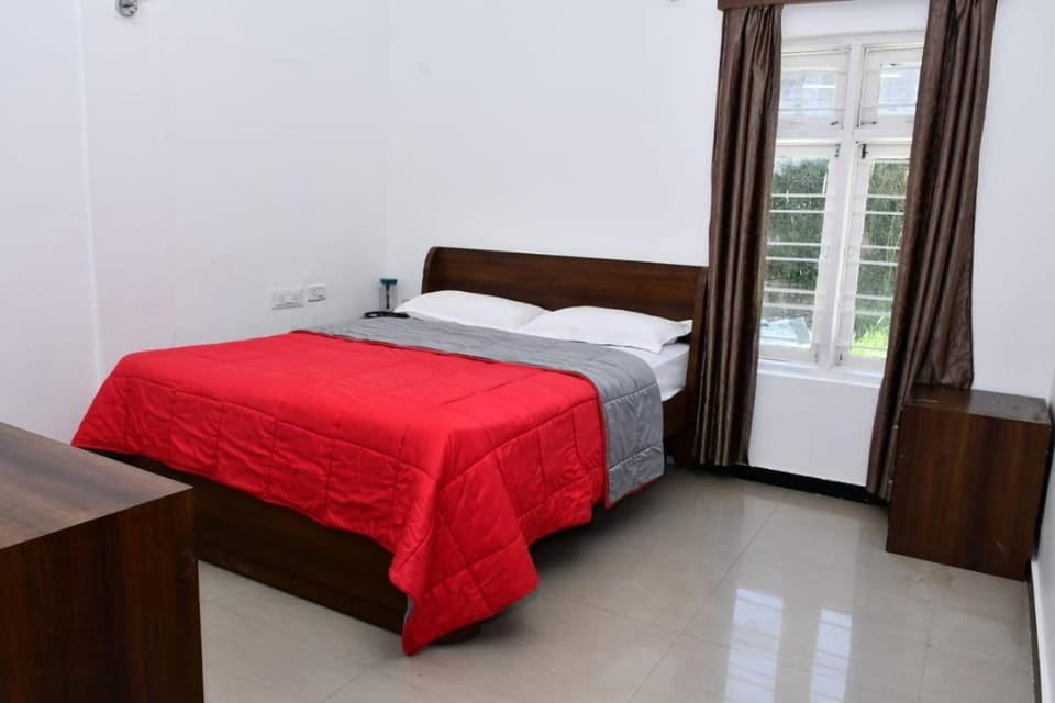 Classic Homestay Hills Ooty Bed and Breakfast in Ooty