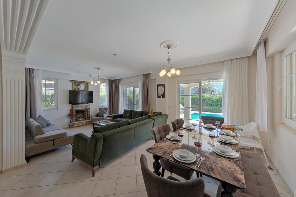 Living room, Seating area, Dining area