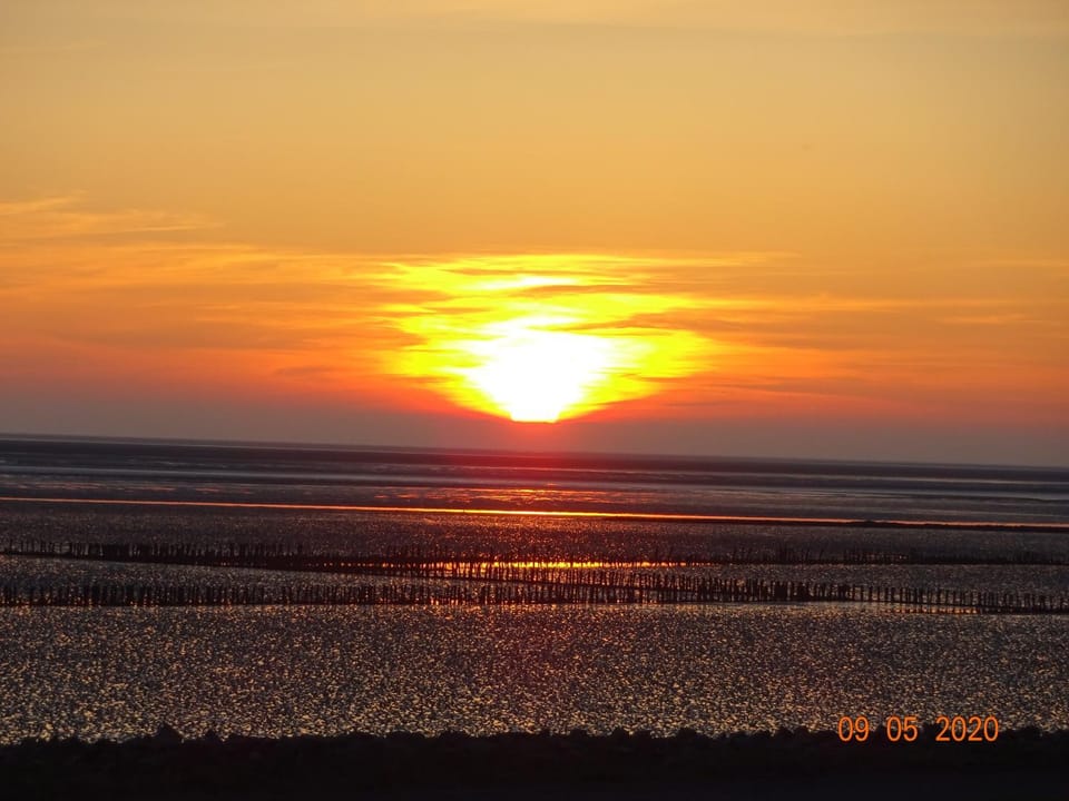 Fewo Schröder - Pier 5 - Strandkorb am Meer - seitlicher Meerblick - inklusiv Bettwäsche und Handtücher Apartment in Büsum