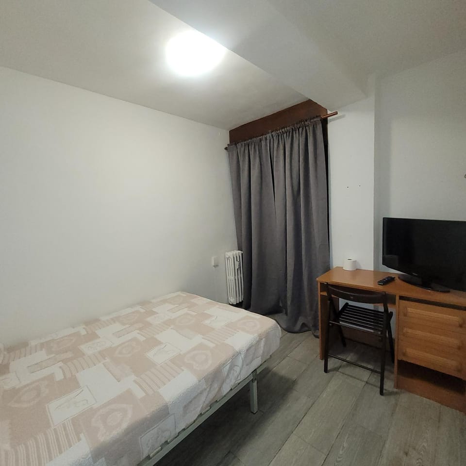 Hostal Castilla Bed and Breakfast in Zaragoza