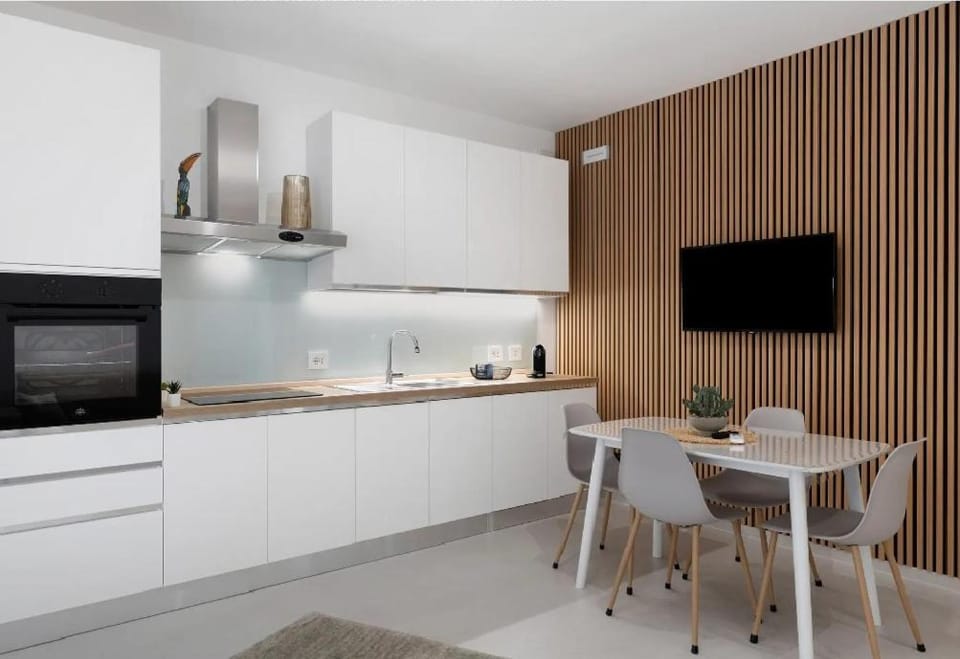 TV and multimedia, View (from property/room), Kitchen or kitchenette, Dining area, stove