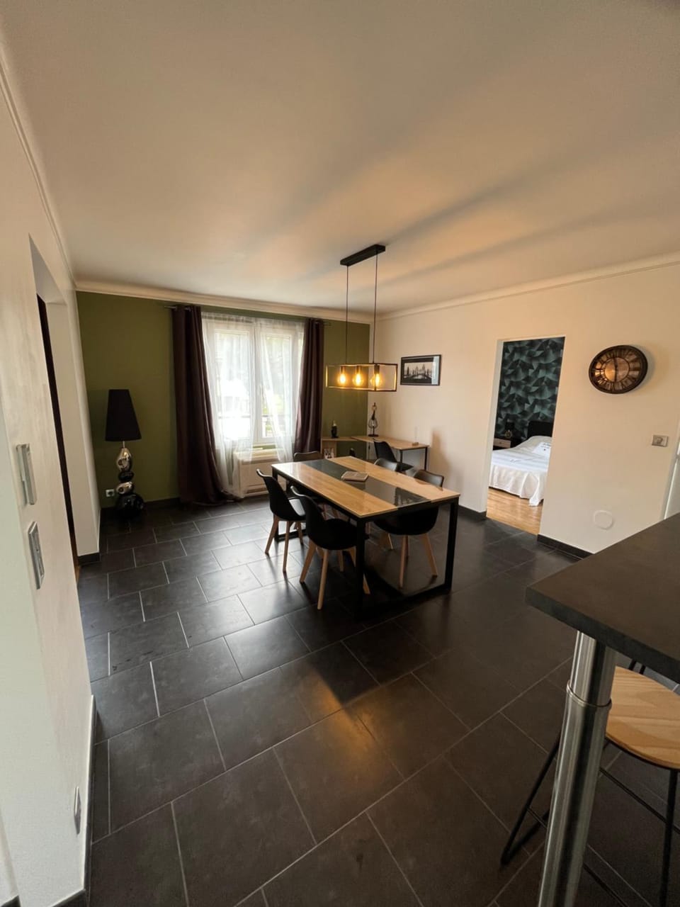 Seating area, Dining area