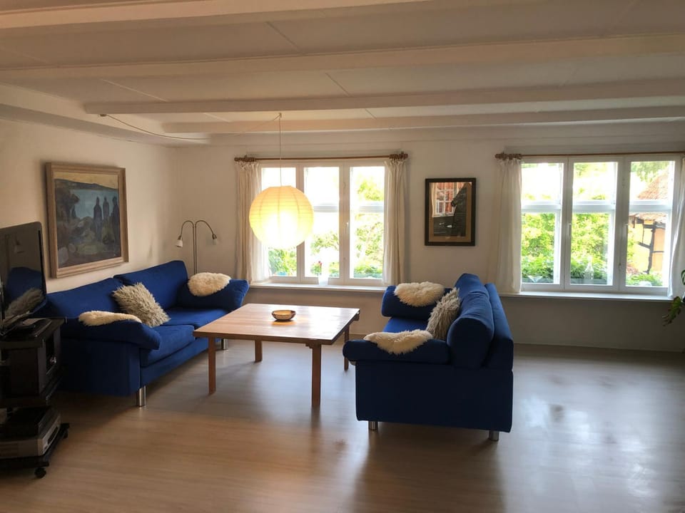Ferielejlighed med adgang til idyllisk have Apartment in Bornholm