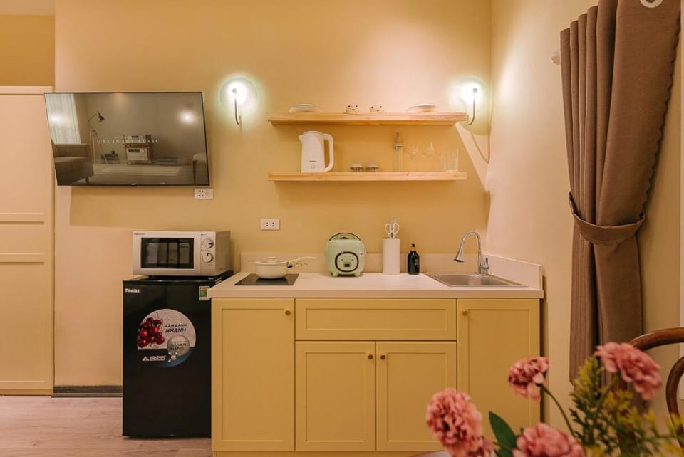 Kitchen or kitchenette, stove