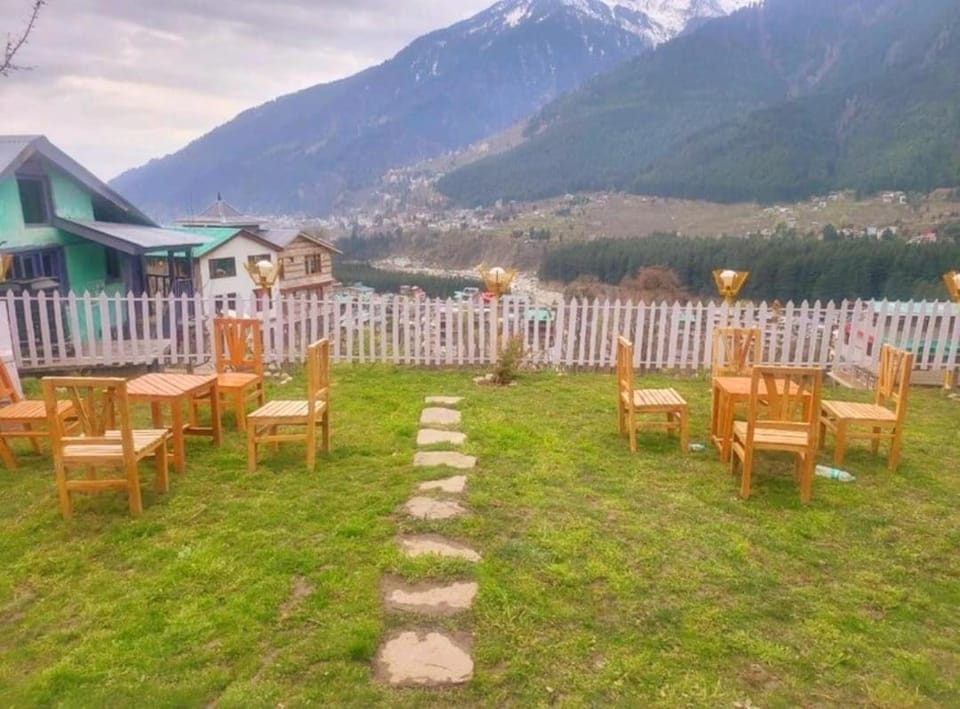 Kaira huts Campground/ 
RV Resort in Manali