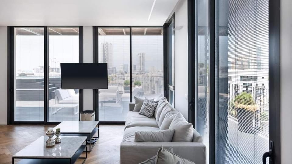 Tlv Luxury Penthouse With Private Pool & Hot Tub&Sauna Apartment in Tel Aviv-Yafo