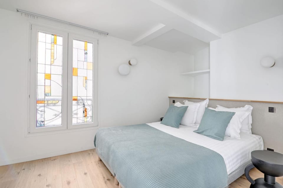 Louvre & Seine Luxury new 3BR Full AC By Melvane Apartment in Paris