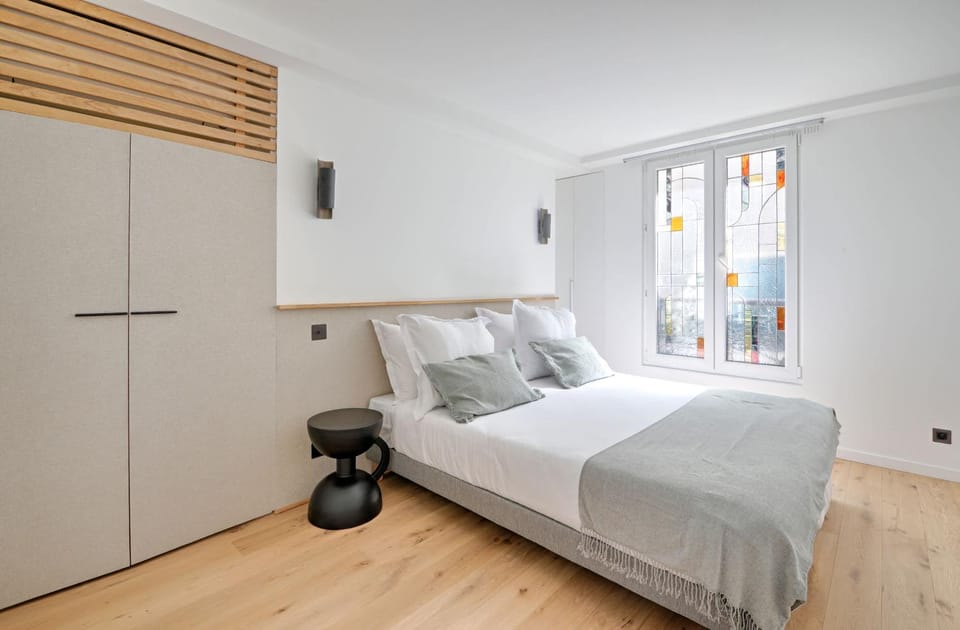 Louvre & Seine Luxury new 3BR Full AC By Melvane Apartment in Paris