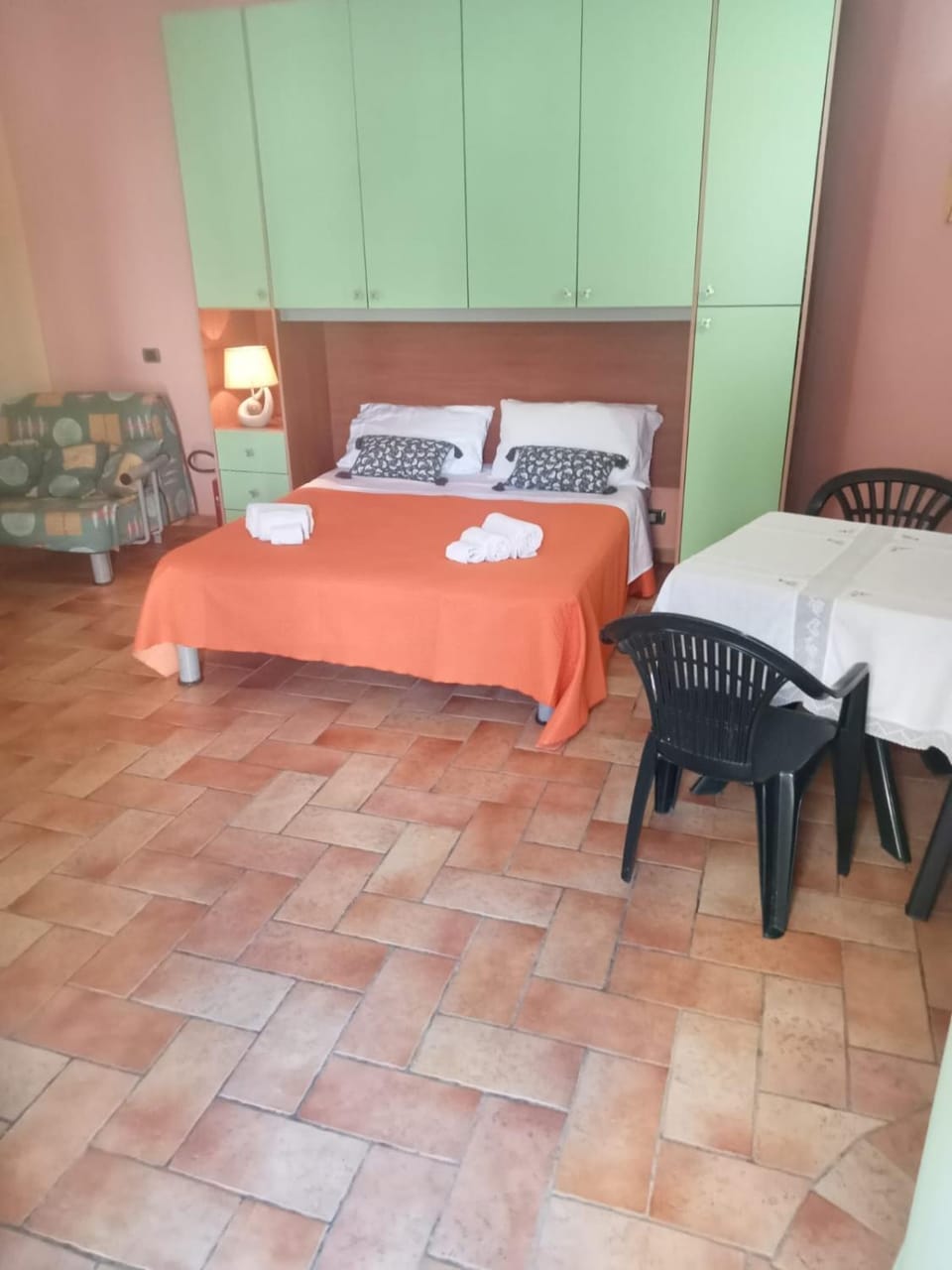 Photo of the whole room