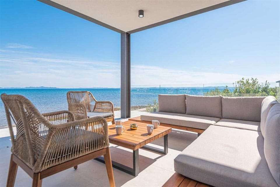 Day, View (from property/room), Balcony/Terrace, Seating area, Sea view