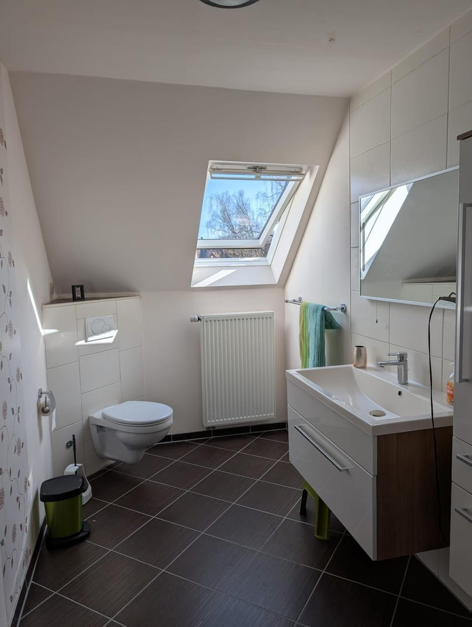 Toilet, Bathroom, towels