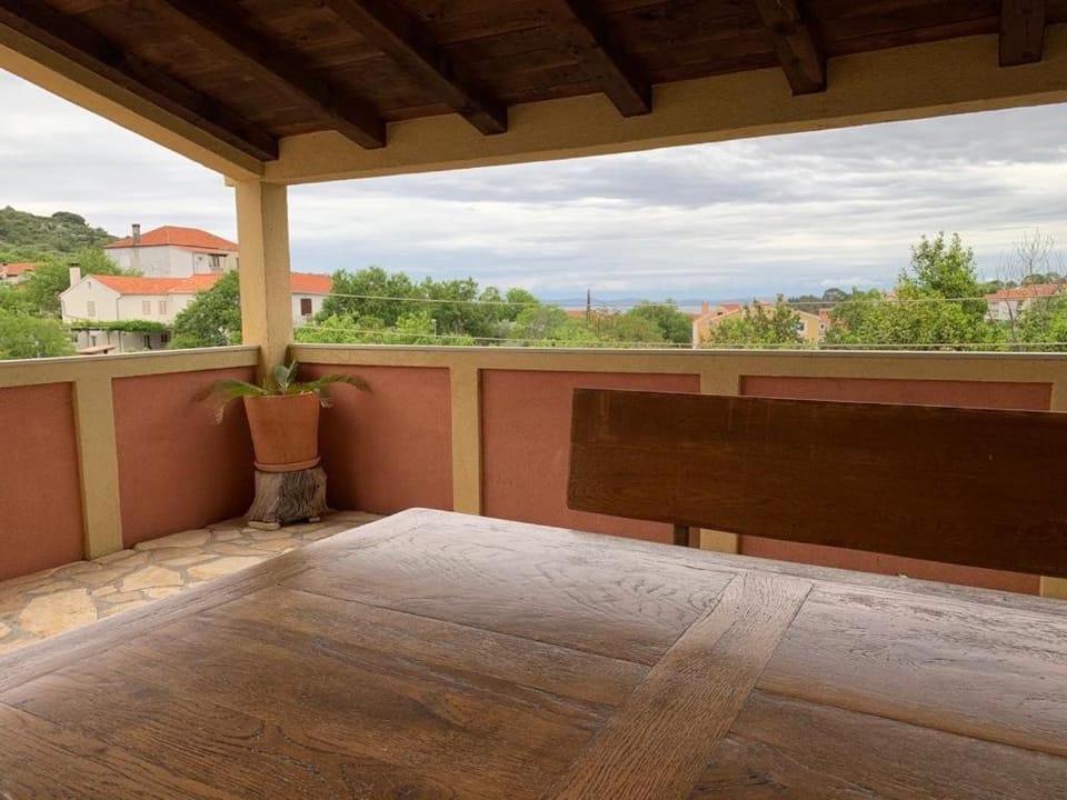 apartment Sali Morić s terasom Apartment in Zadar County