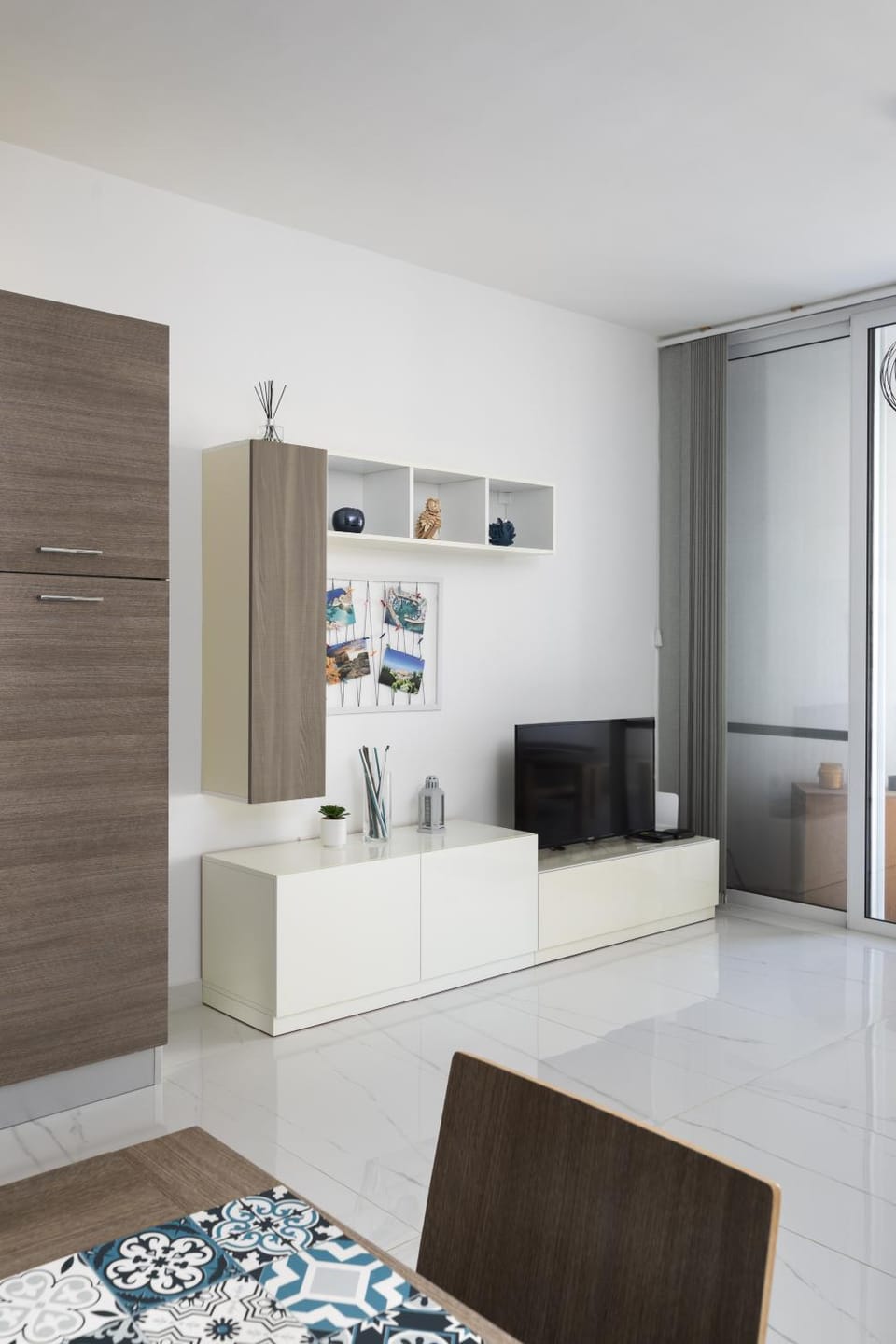 Spacious 3BD Apartment with Country Views & Large Front Terrace with Outside Furniture Apartment in Malta