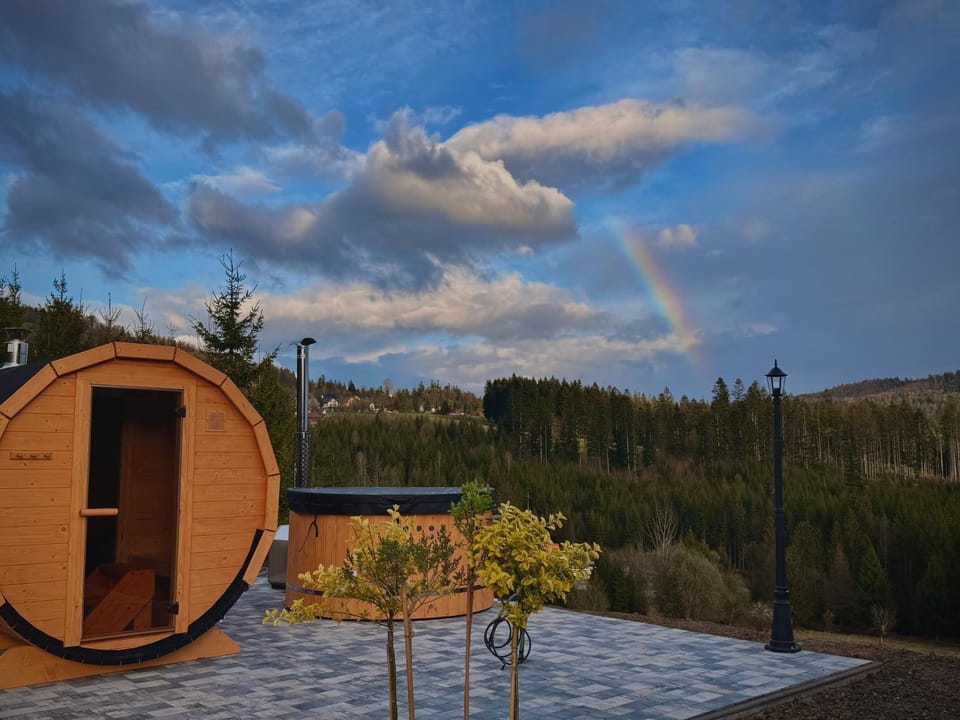 Property building, Day, Natural landscape, Hot Tub, Sauna, Mountain view