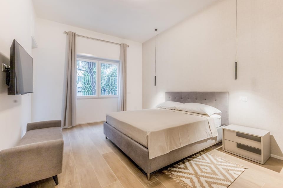 Bed, TV and multimedia, Photo of the whole room, Evening entertainment, Bedroom
