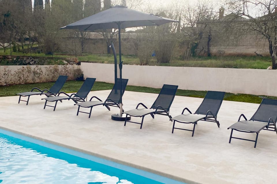 Patio, Day, Garden, Garden view, Swimming pool, sunbed