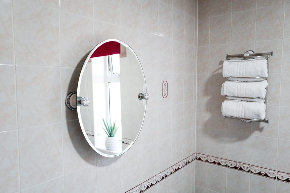 Bathroom, towels