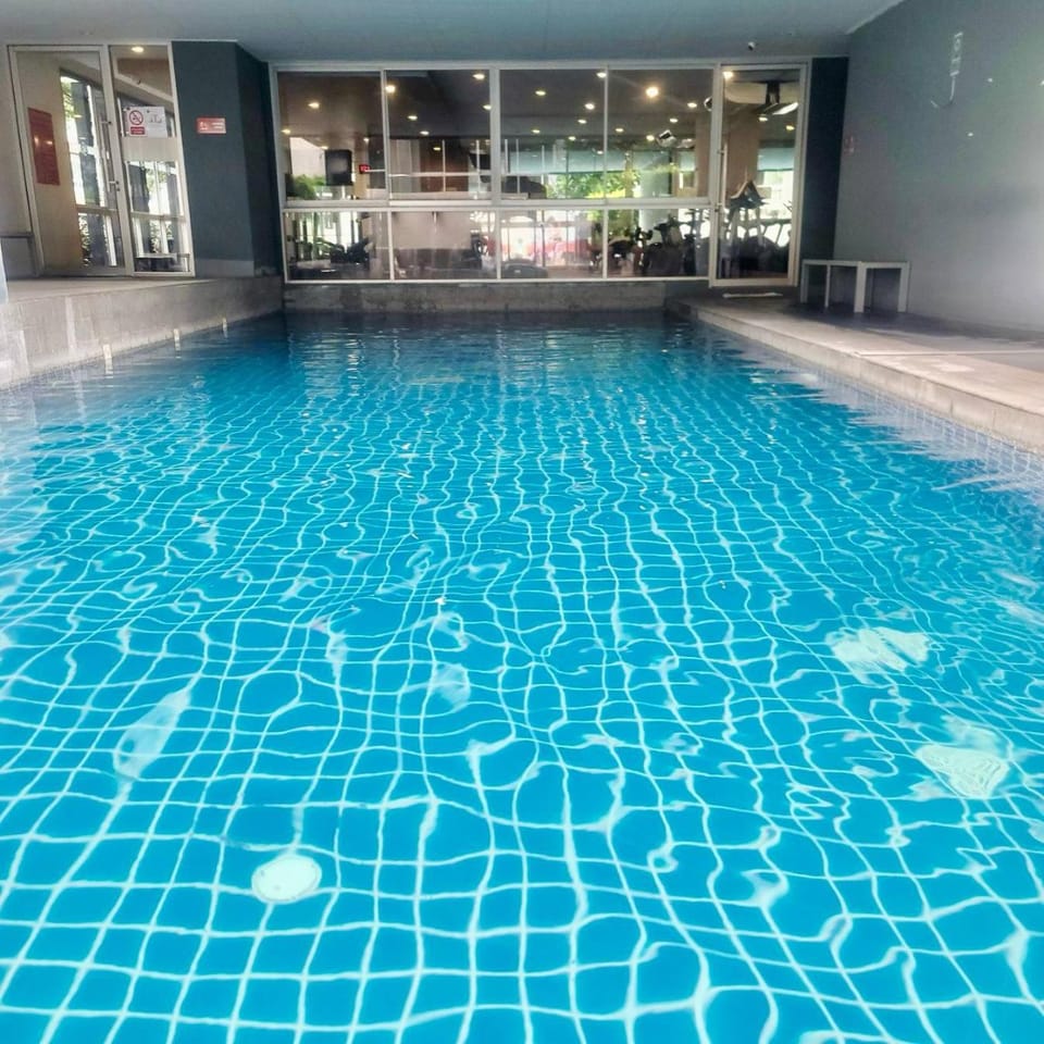 Swimming pool, Swimming pool