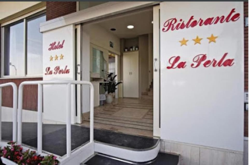 Hotel La Perla Hotel in Cupra Marittima