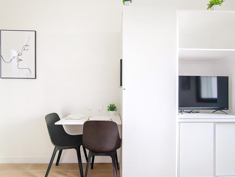 TV and multimedia, Kitchen or kitchenette, Dining area