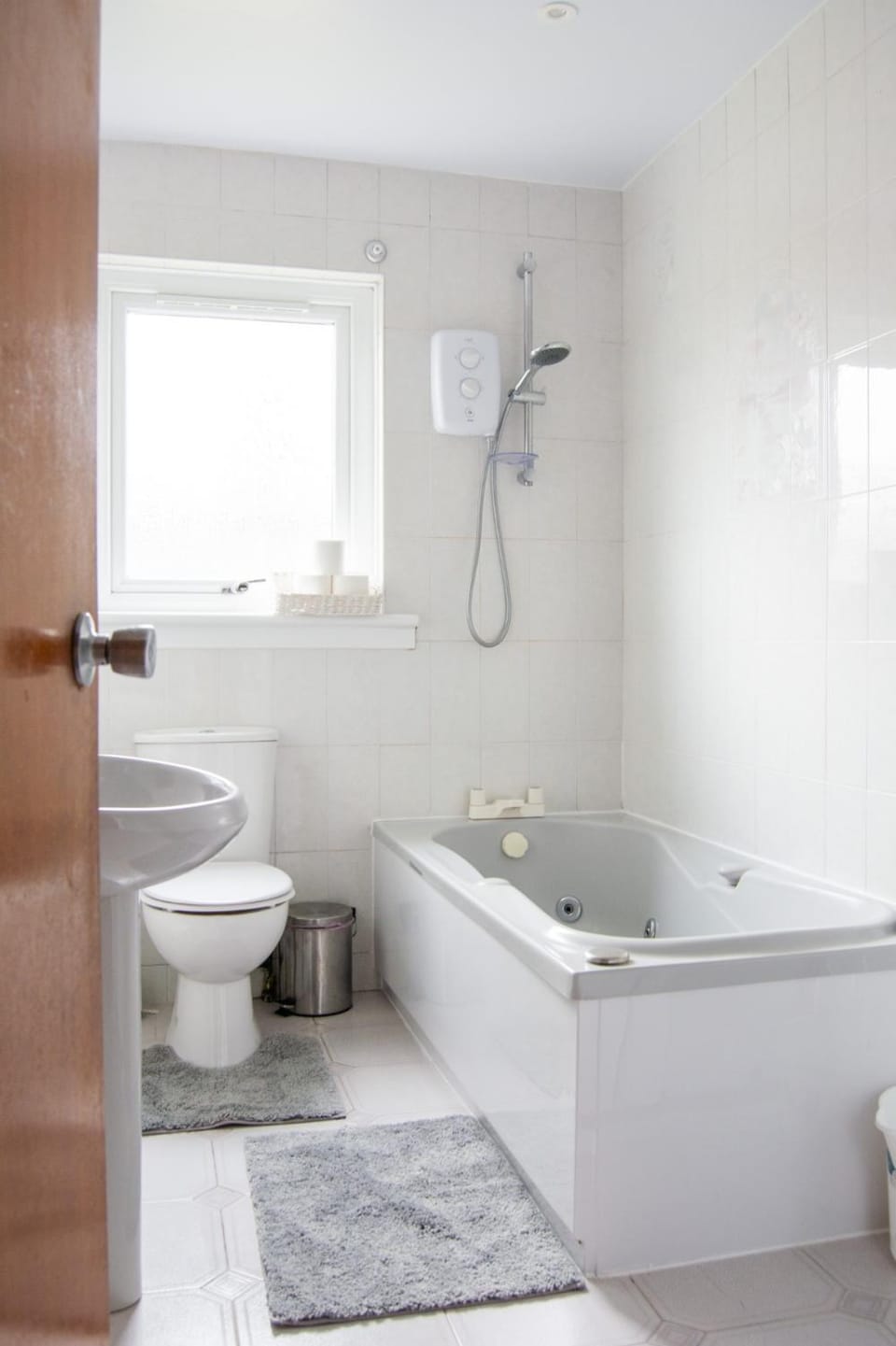 Shower, Toilet, Bathroom, Bath, towels