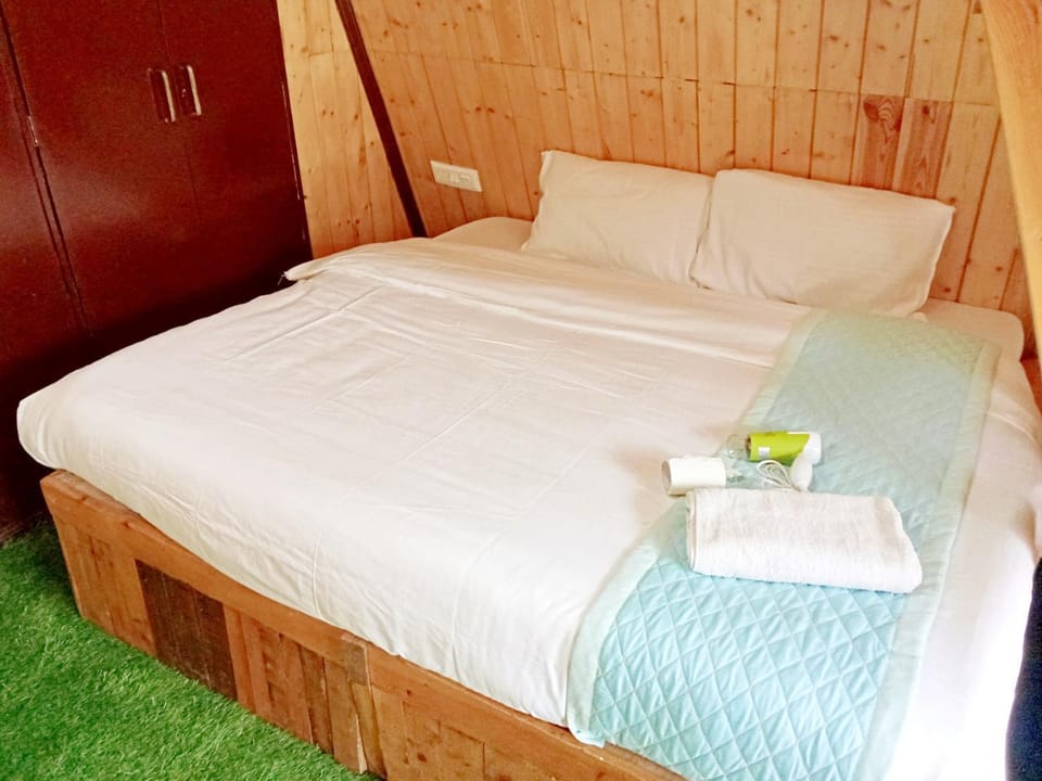Kaira huts nature's hug Chalet in Manali