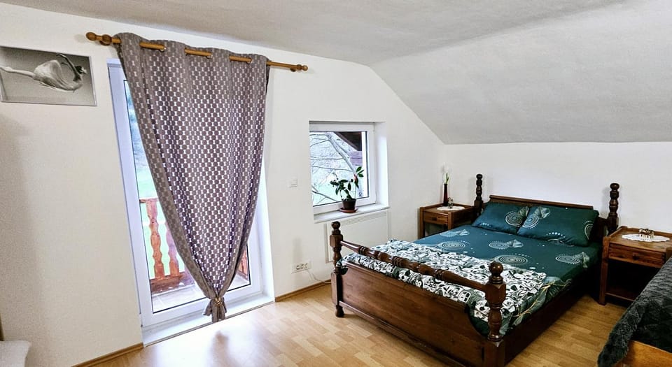 Bedroom, flat iron