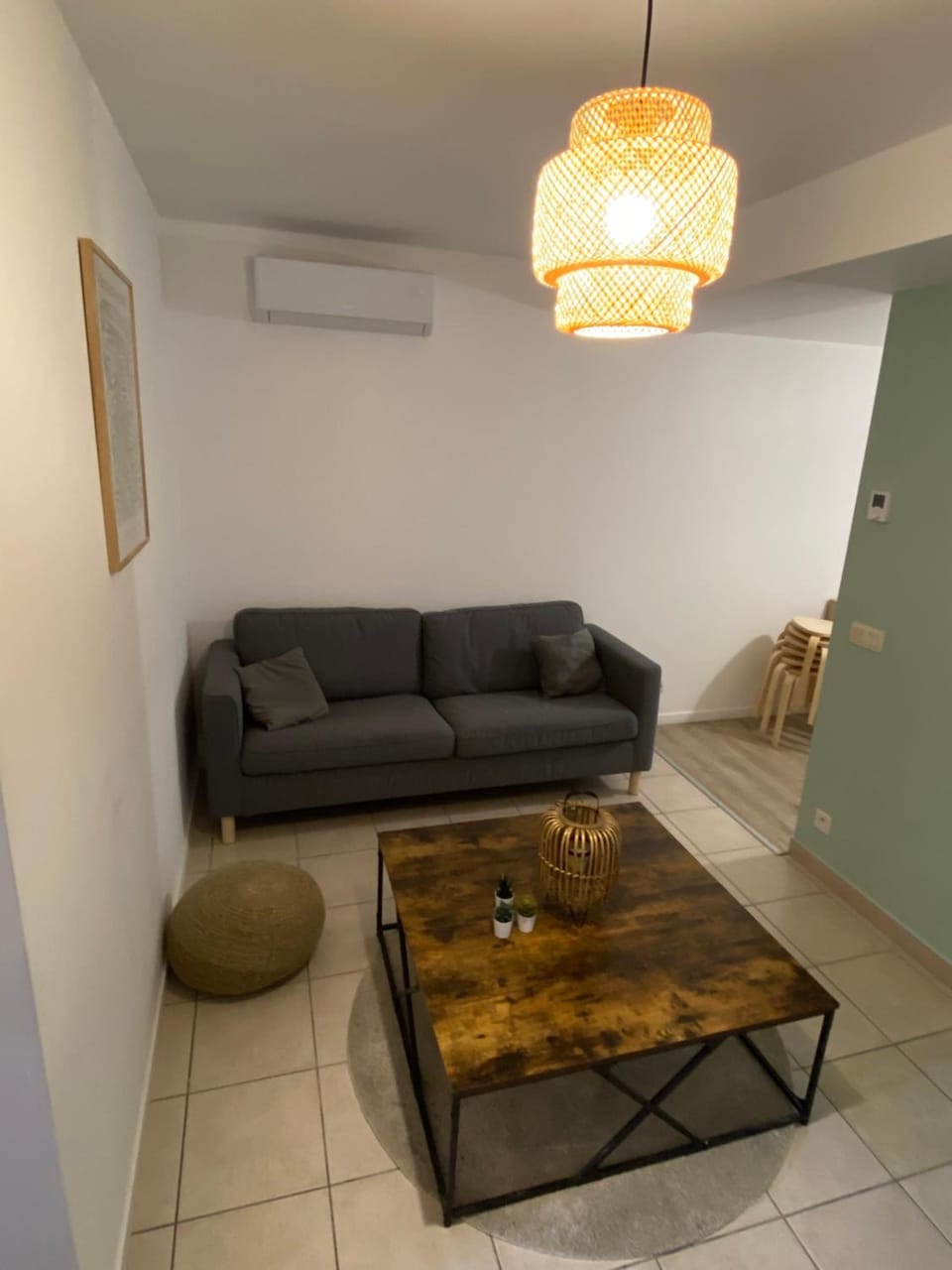 Living room, Seating area, air conditioner