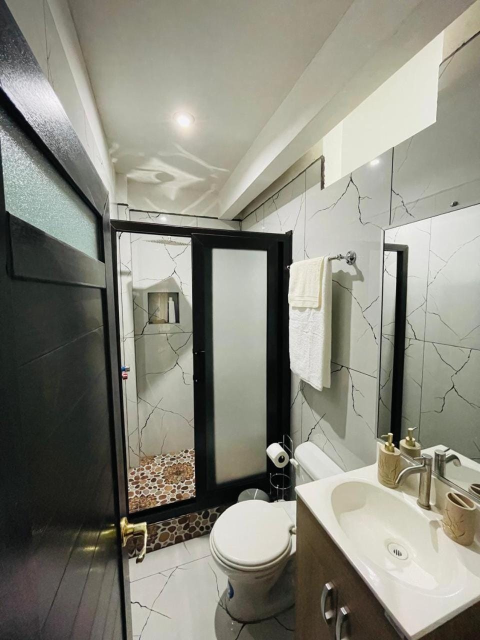 Shower, Bathroom, towels