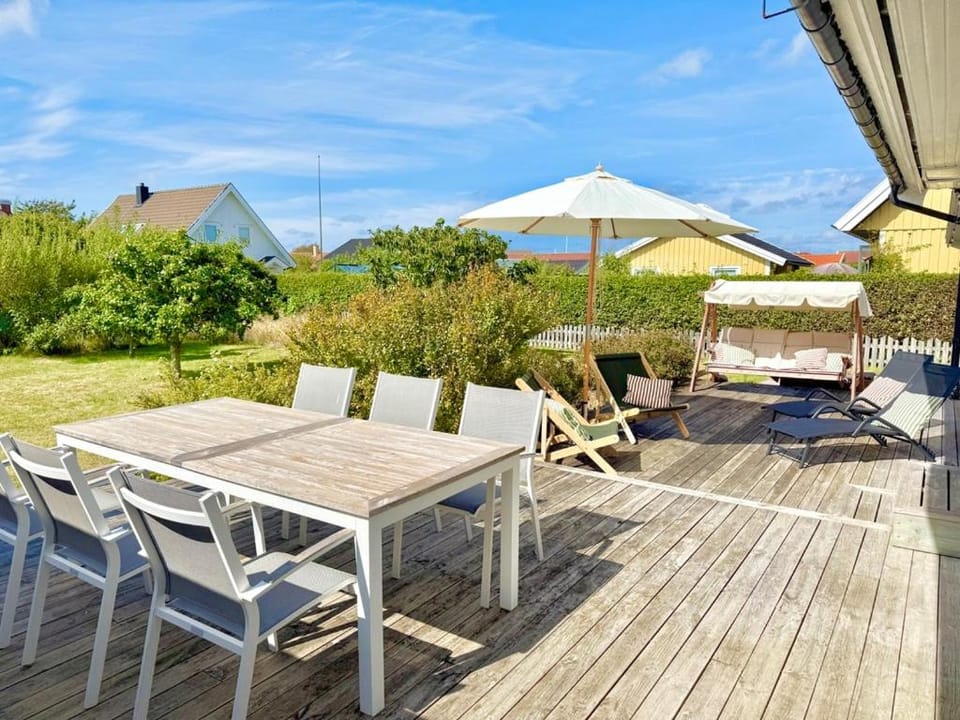 Balcony/Terrace, Garden view, sunbed