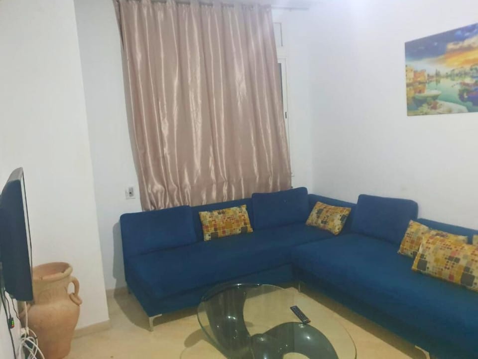 Spring, Off site, Day, Winter, TV and multimedia, Living room, Seating area, Entertainment, Dinner, heating, heating, internet, internet, internet, air conditioner, air conditioner