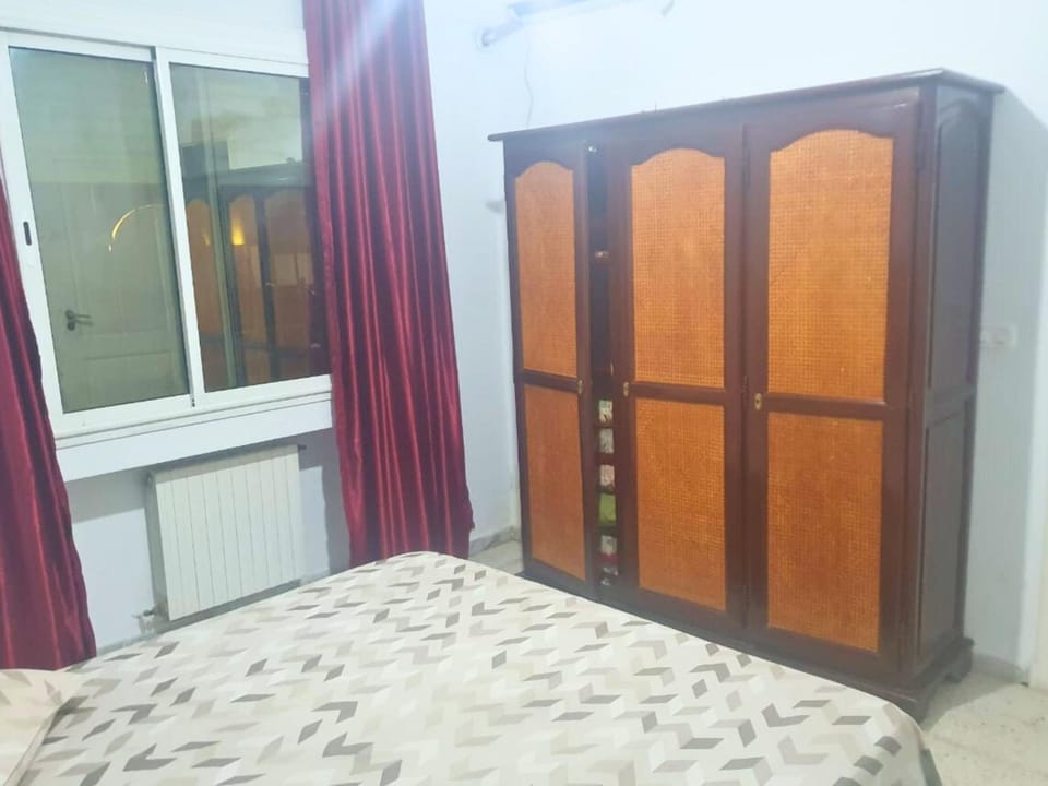 Bed, Winter, Photo of the whole room, Bedroom, internet, internet, internet, wardrobe