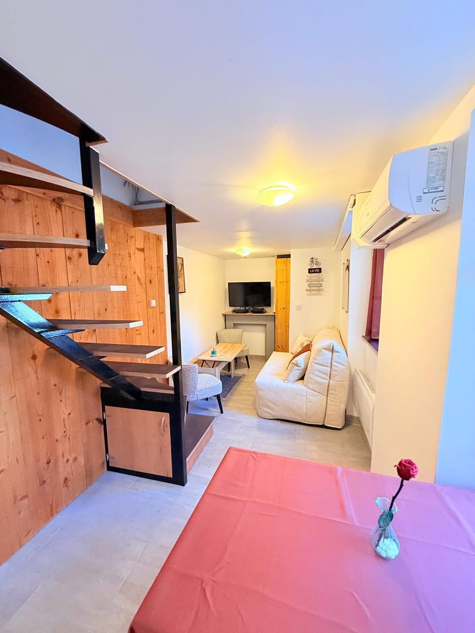 Living room, Dining area