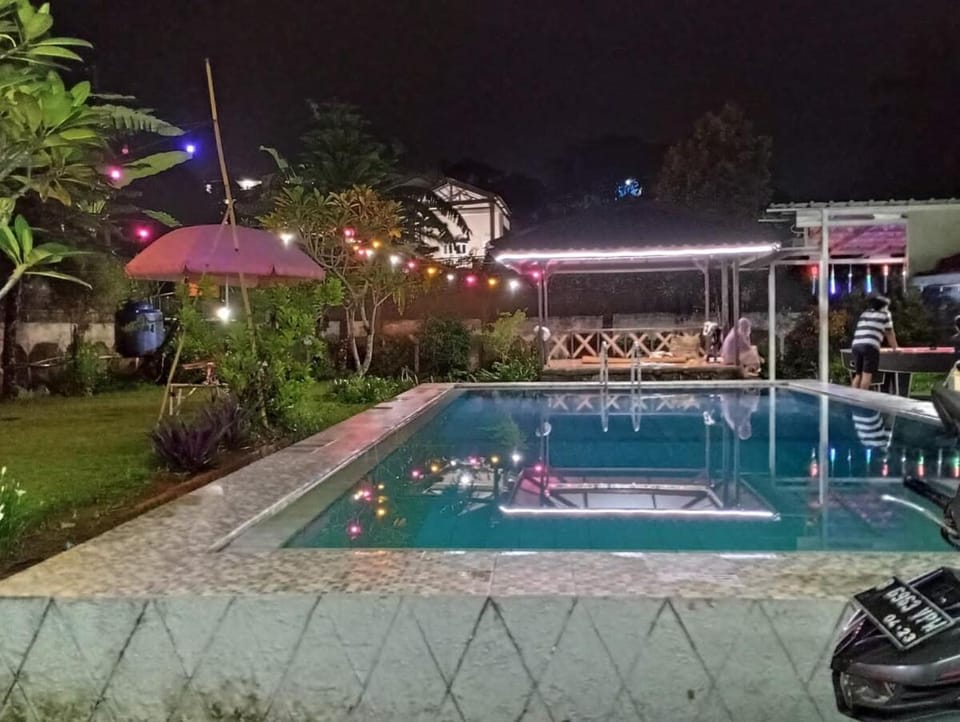 Night, Garden view, Pool view, Swimming pool
