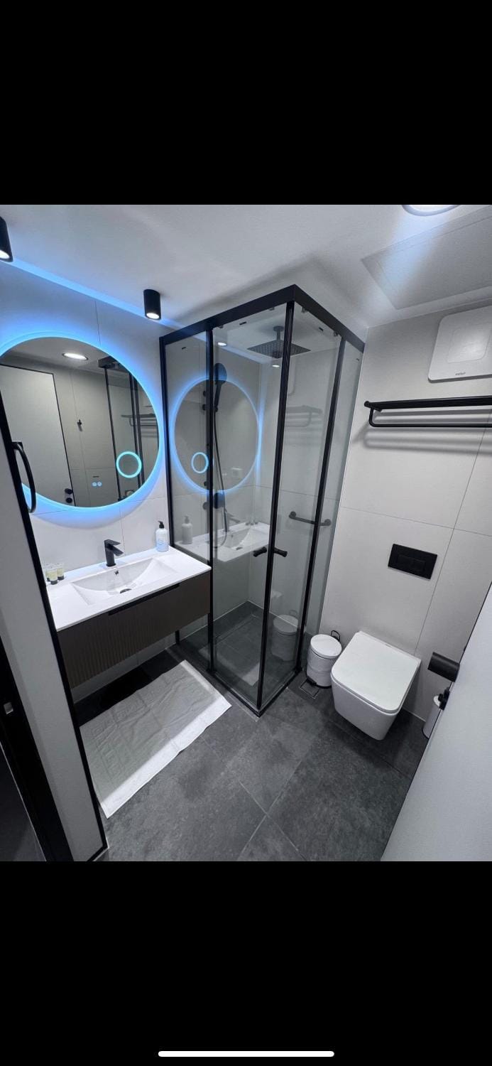 Shower, Toilet, Bathroom