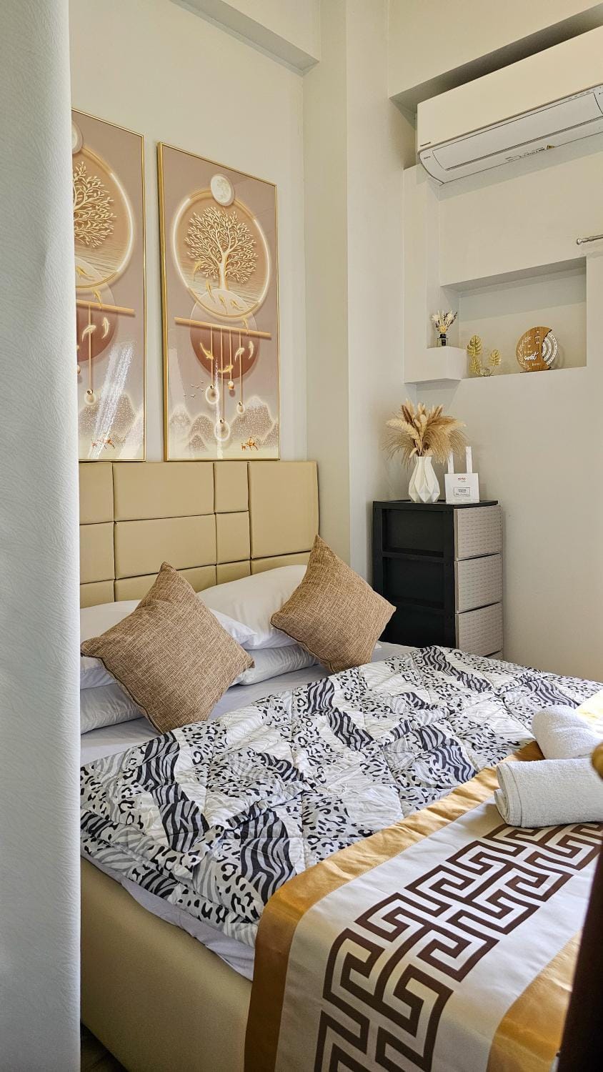 Bed, Bedroom, air conditioner