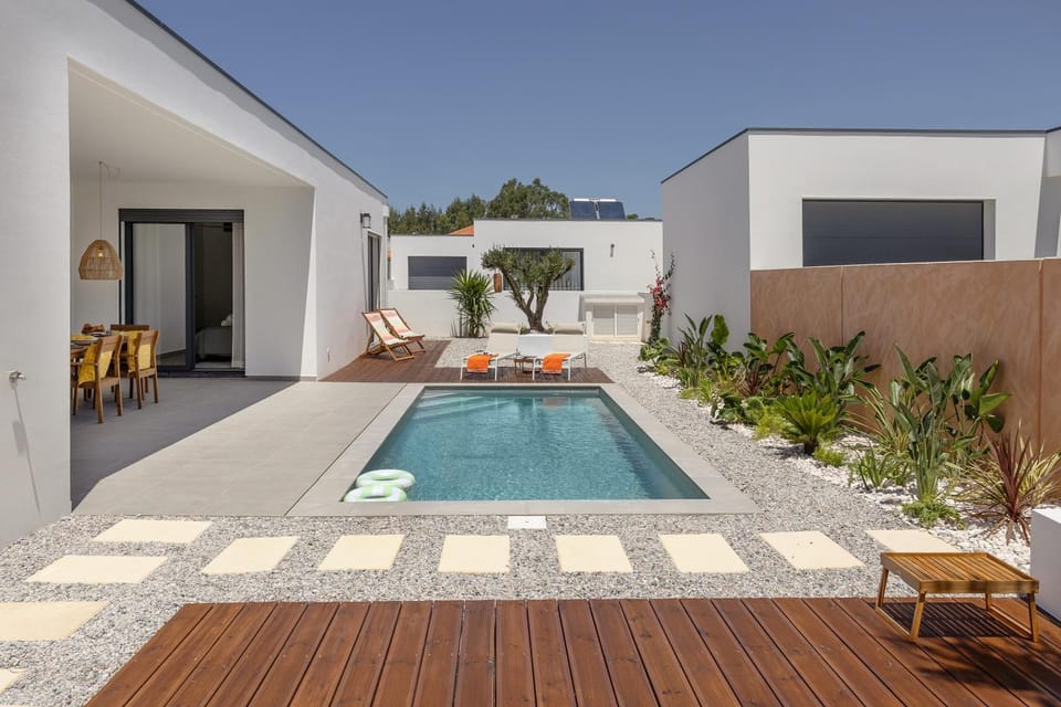 Day, Balcony/Terrace, Swimming pool, sunbed