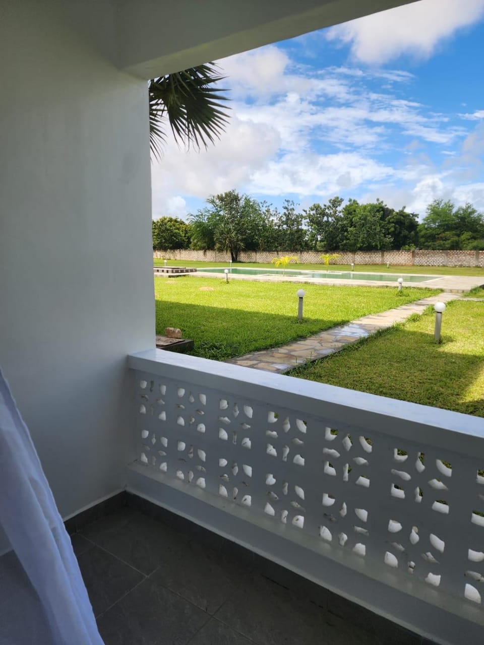 Cozy 1 bedroom Coastal Condo Beachside Bliss Near Golf & Adventure Apartment in Malindi