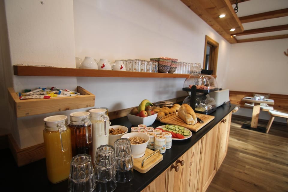 Breakfast, Continental breakfast