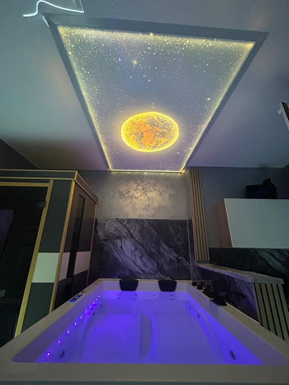 Wellness Suite Essen mit Whirlpool & Sauna Apartment in Essen